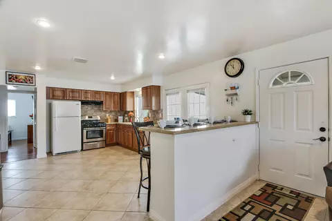 2916 E Ave R-7, Palmdale, CA 93550 photo 7