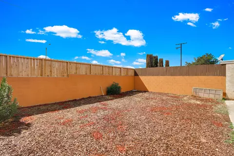 2916 E Ave R-7, Palmdale, CA 93550 photo 20