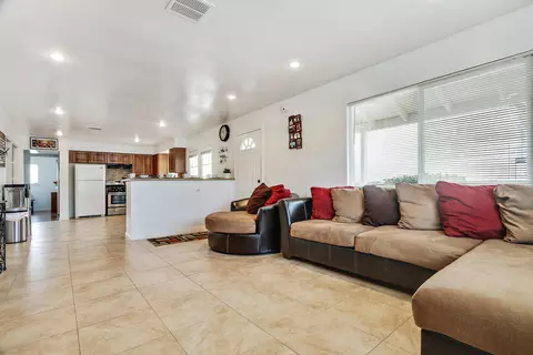 2916 E Ave R-7, Palmdale, CA 93550 photo 9