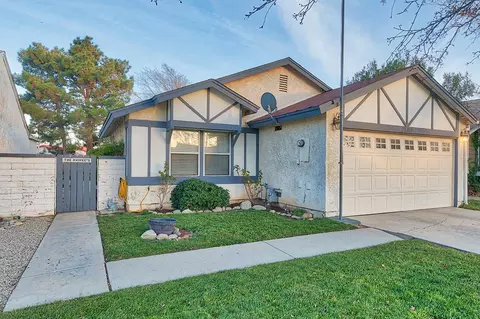 37152 29th Pl E, Palmdale, CA 93550 photo 2
