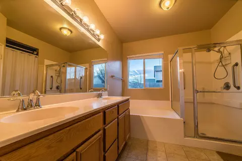 2032 Astor Ct, Lancaster, CA 93536 photo 12