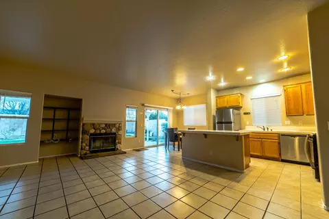 2032 Astor Ct, Lancaster, CA 93536 photo 8