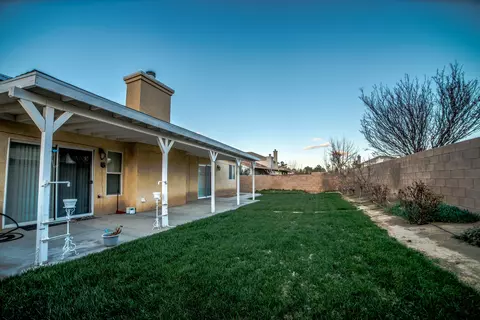 2032 Astor Ct, Lancaster, CA 93536 photo 3