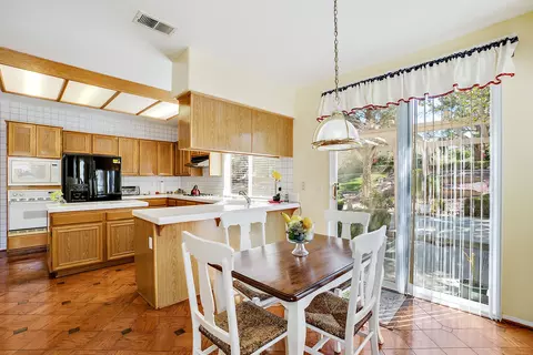 6036 Devonshire Dr, Palmdale, CA 93551 photo 15