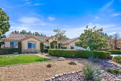 6036 Devonshire Dr, Palmdale, CA 93551 photo 3