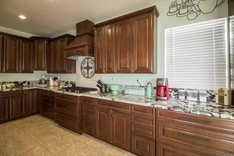 1001 Laura Ln, Tehachapi, CA 93561 photo 5