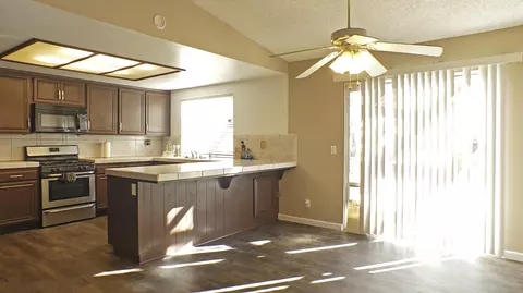 43930 E 11th St, Lancaster, CA 93535 photo 3