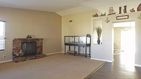 43930 E 11th St, Lancaster, CA 93535 photo 4