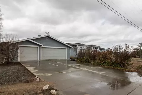 21011 Sierra Vista Dr, Tehachapi, CA 93561 photo 2