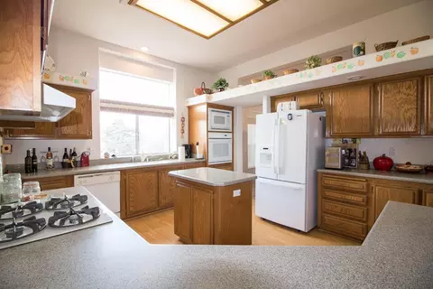 21011 Sierra Vista Dr, Tehachapi, CA 93561 photo 5