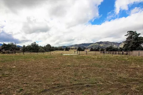 21041 Sierra Vista Dr, Tehachapi, CA 93561 photo 1