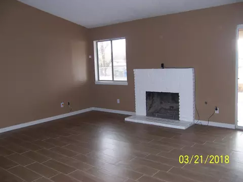 40649 174th St, Lancaster, CA 93535 photo 2
