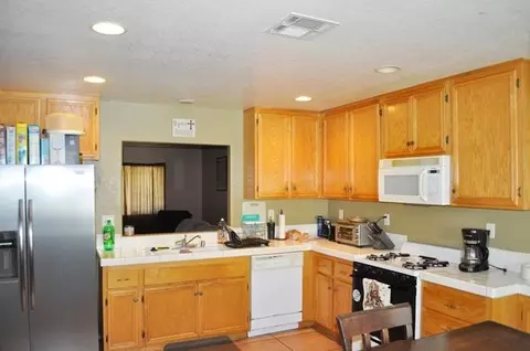 43709 E 6th St, Lancaster, CA 93535 photo 5