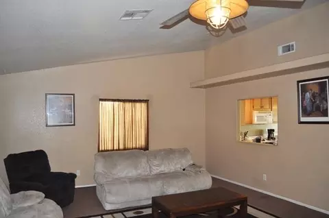 43709 E 6th St, Lancaster, CA 93535 photo 4