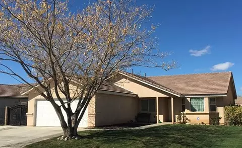43709 E 6th St, Lancaster, CA 93535 photo 1
