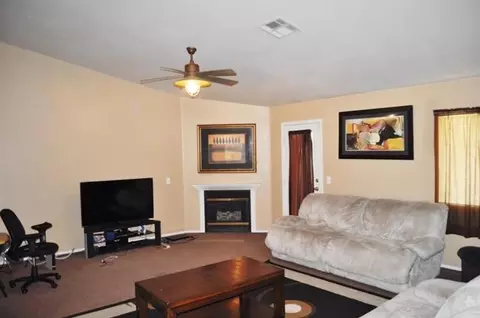 43709 E 6th St, Lancaster, CA 93535 photo 3