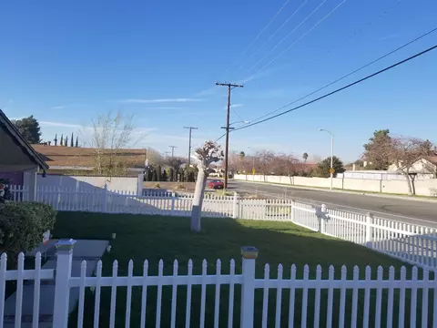 37445 5th St, Palmdale, CA 93550 photo 3