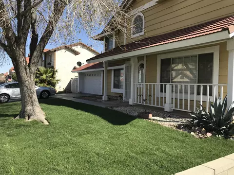 210 Avenue R4 E, Palmdale, CA 93550 photo 2