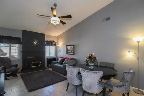 563 E Ave J 10, Lancaster, CA 93535 photo 9