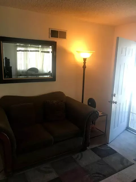 37459 5th St E, Palmdale, CA 93550 photo 7
