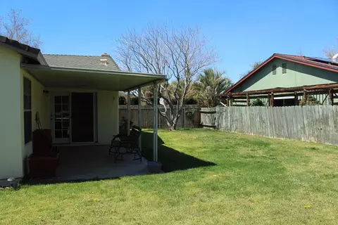 44226 Tabler Ave N, Lancaster, CA 93535 photo 2