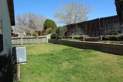 44226 Tabler Ave N, Lancaster, CA 93535 photo 3
