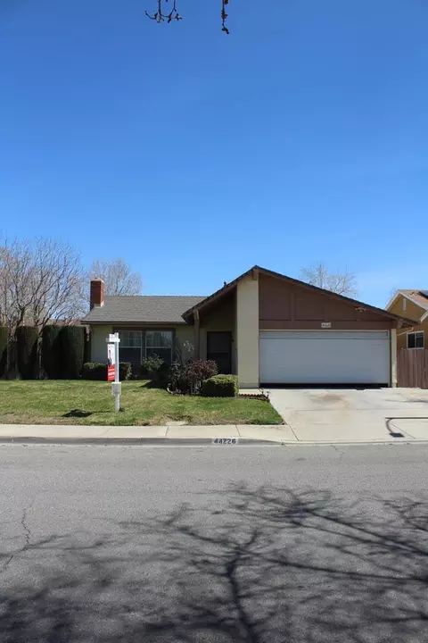 44226 Tabler Ave N, Lancaster, CA 93535 photo 1