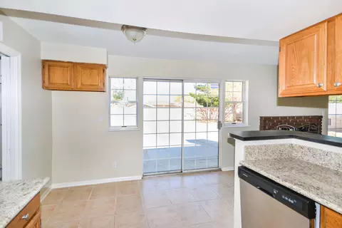 1147 Avenue J4 E, Lancaster, CA 93535 photo 6