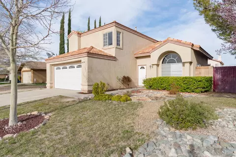 44258 Albeck Ave, Lancaster, CA 93536 photo 2