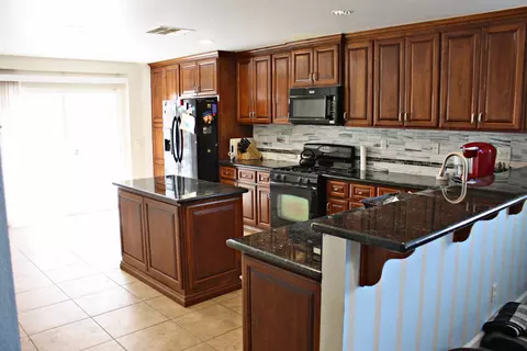 1824 E Ivesbrook St, Lancaster, CA 93535 photo 6
