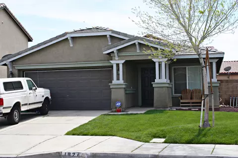 1824 E Ivesbrook St, Lancaster, CA 93535 photo 2