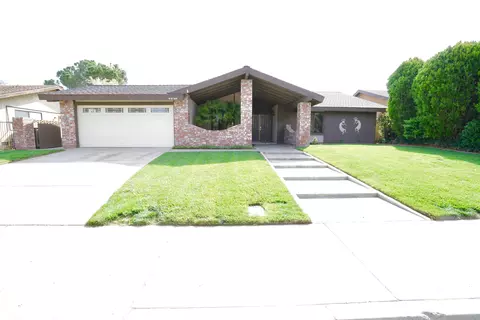 44144 Planet Cir, Lancaster, CA 93536 photo 2