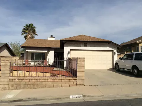 36712 Little Leaf Dr, Palmdale, CA 93550 photo 2