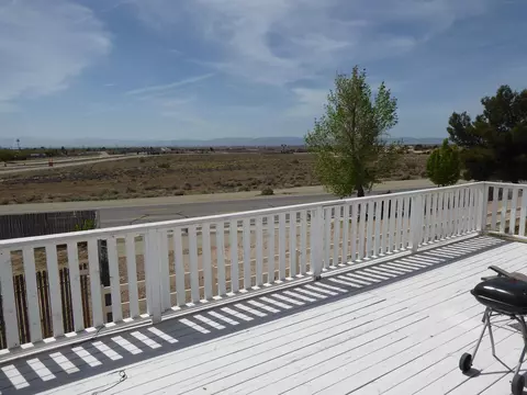 2324 Rangeview Dr, Rosamond, CA 93560 photo 4