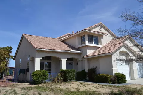 2891 Chuckwagon Rd, Palmdale, CA 93550 photo 3