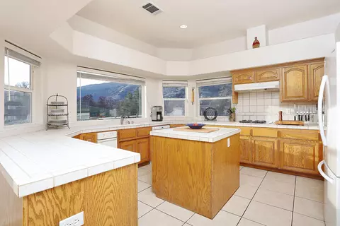 24051 Cantle Ct, Tehachapi, CA 93561 photo 8