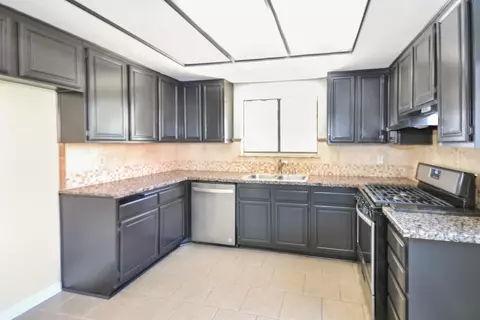 4918 Halen St, Palmdale, CA 93552 photo 6