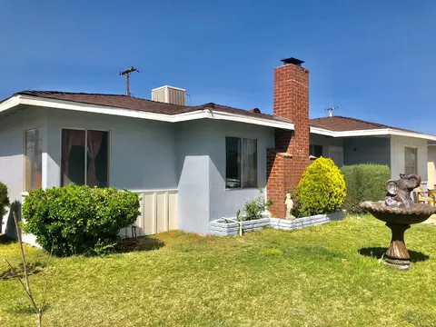 333 Lightcap St, Lancaster, CA 93535 photo 2
