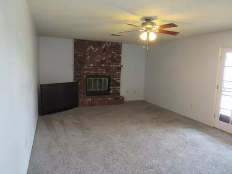 21520 San Gabriel Dr, Tehachapi, CA 93561 photo 13