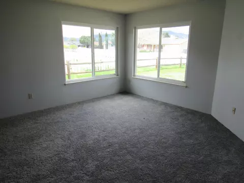 21520 San Gabriel Dr, Tehachapi, CA 93561 photo 10