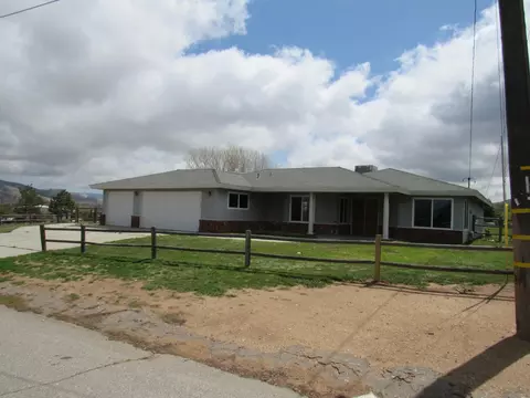 21520 San Gabriel Dr, Tehachapi, CA 93561 photo 2