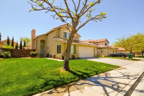 1814 Sierra View Ave, Lancaster, CA 93535 photo 3