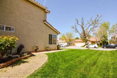 1814 Sierra View Ave, Lancaster, CA 93535 photo 5