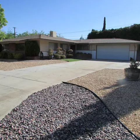 44260 12th St E, Lancaster, CA 93535 photo 2
