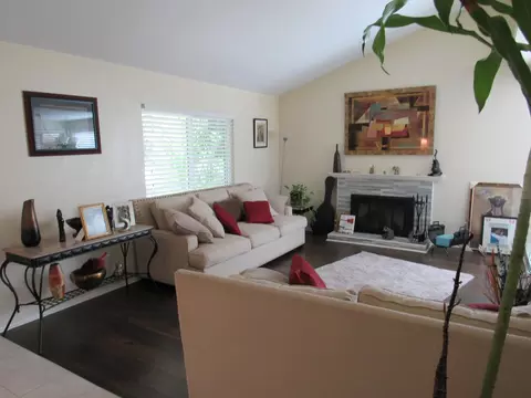 553 Eston Pl, Lancaster, CA 93535 photo 5