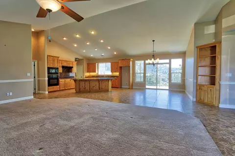 30681 Fox Ridge Ct, Tehachapi, CA 93561 photo 2
