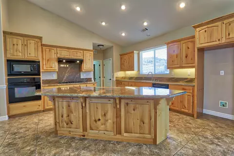 30681 Fox Ridge Ct, Tehachapi, CA 93561 photo 6