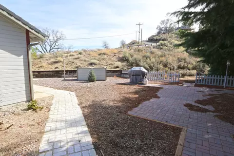 22751 Saddleback Dr, Tehachapi, CA 93561 photo 17
