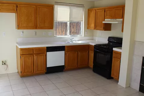 37622 Ruby Ln, Palmdale, CA 93552 photo 2