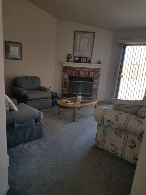 43038 E 11th St, Lancaster, CA 93535 photo 5